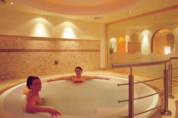 באדיה Hotel San Leonardo מראה חיצוני תמונה